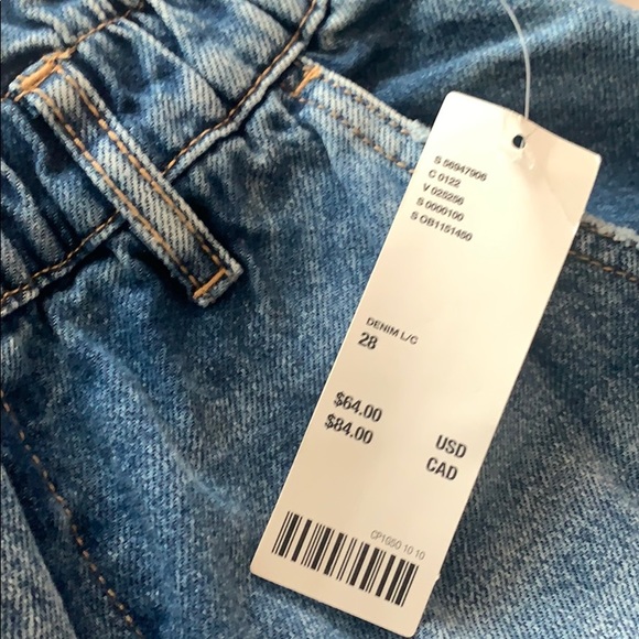 BDG Pull-On High-Waisted Mom Jean – Light Wash - Picture 2 of 9